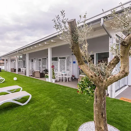 Apartment Mary Pool - Giada *