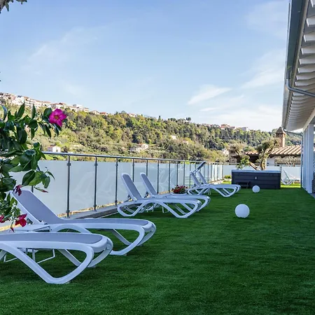 Mary Pool - Giada Apartment